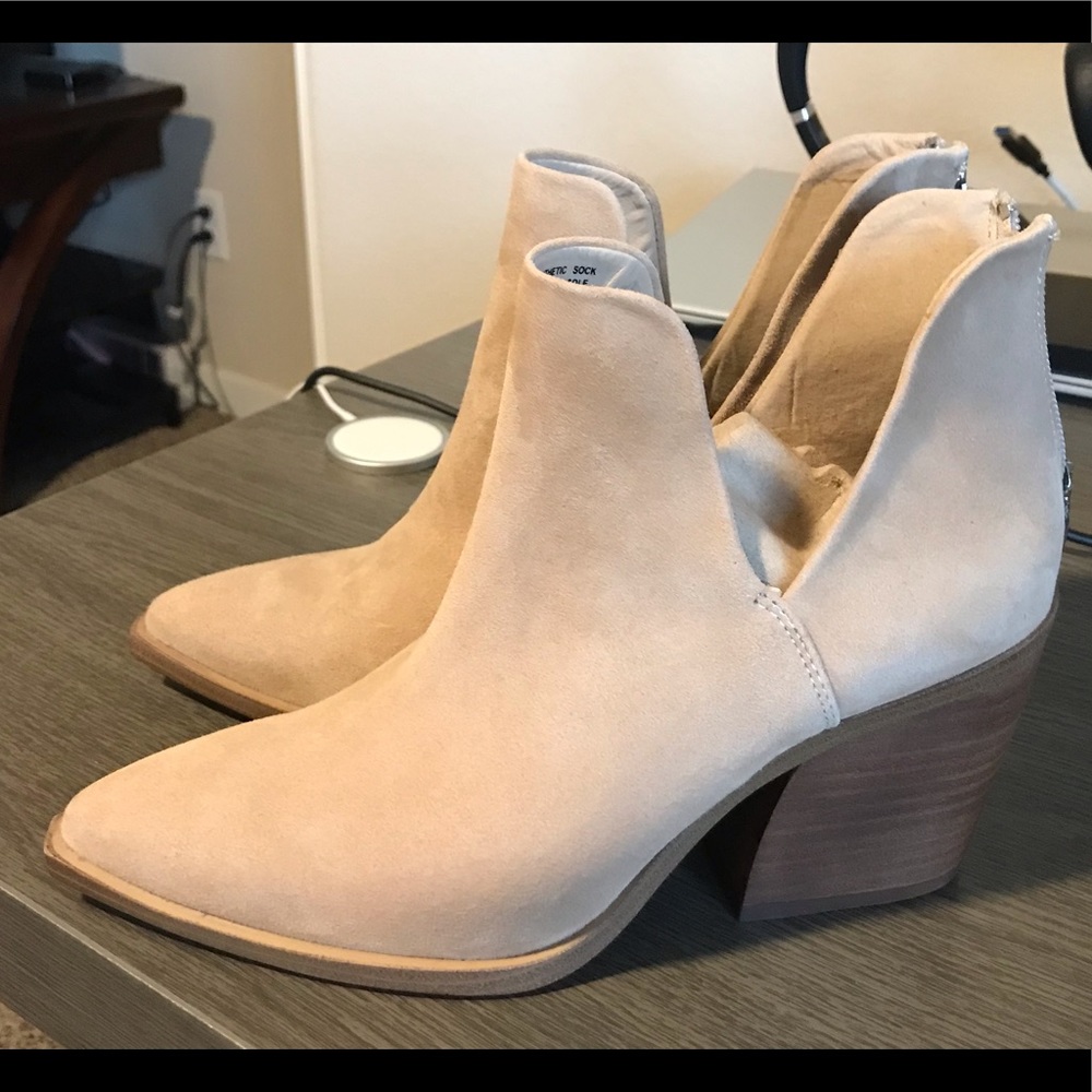 Steve Madden Alyse Tan Boots Size 8.5 - Brand New